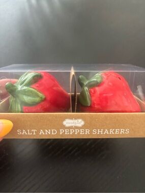Mud Pie Red and Green Strawberry Salt and Pepper Shakers